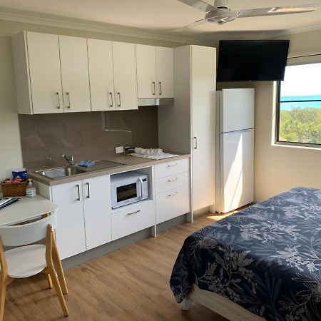 Island Views Bed & Breakfast แอร์ลีบีช ภายนอก รูปภาพ