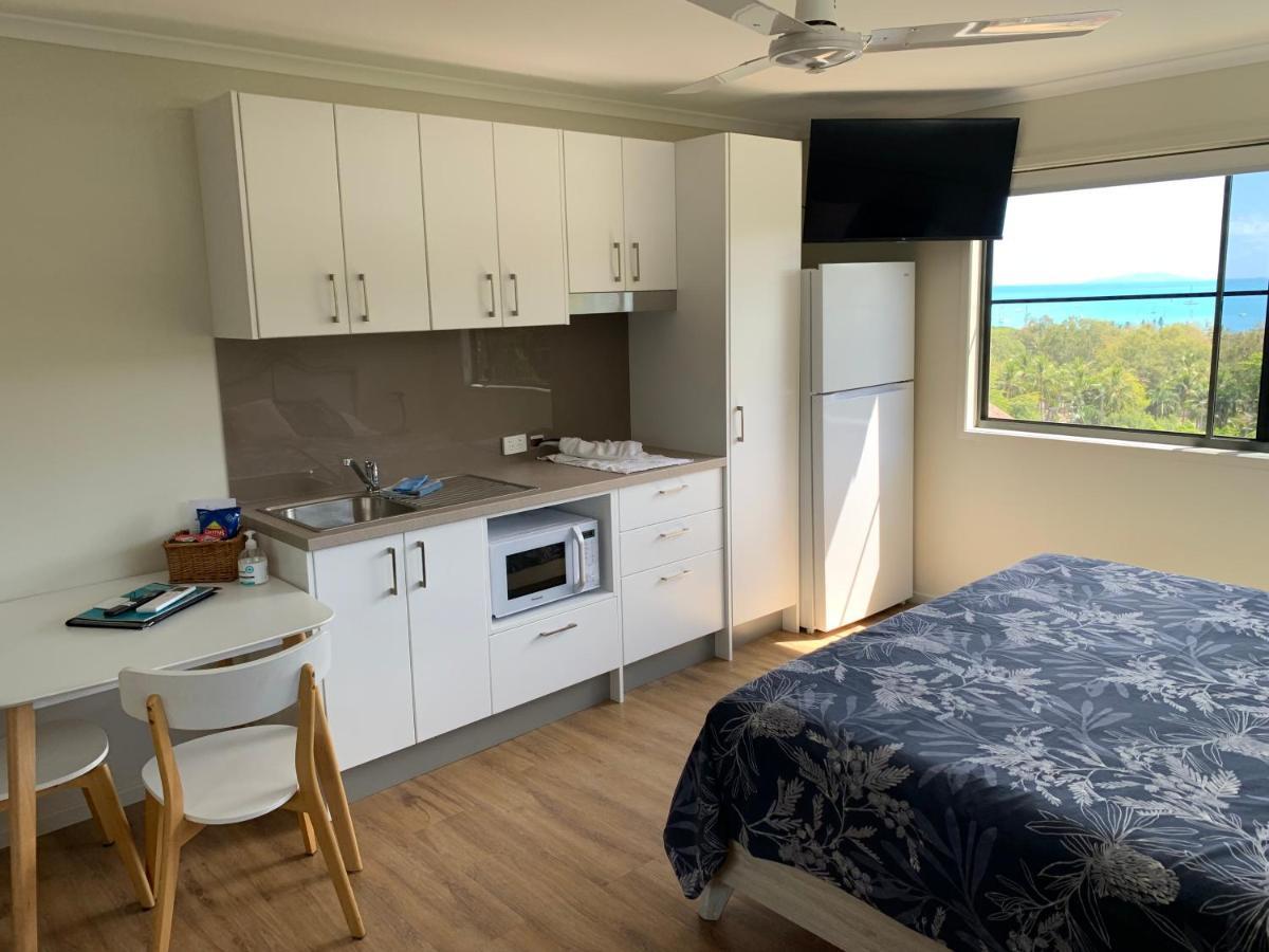 Island Views Bed & Breakfast แอร์ลีบีช ภายนอก รูปภาพ