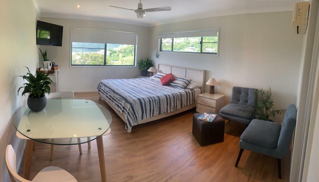 Island Views Bed & Breakfast แอร์ลีบีช ภายนอก รูปภาพ