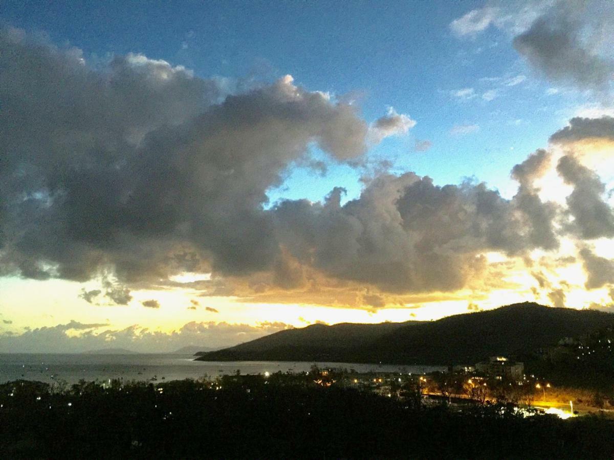 Island Views Bed & Breakfast แอร์ลีบีช ภายนอก รูปภาพ