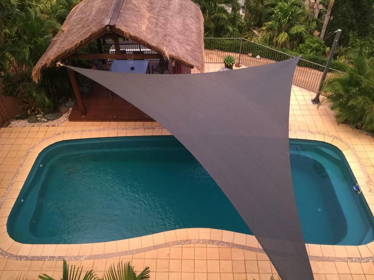 Island Views Bed & Breakfast แอร์ลีบีช ภายนอก รูปภาพ